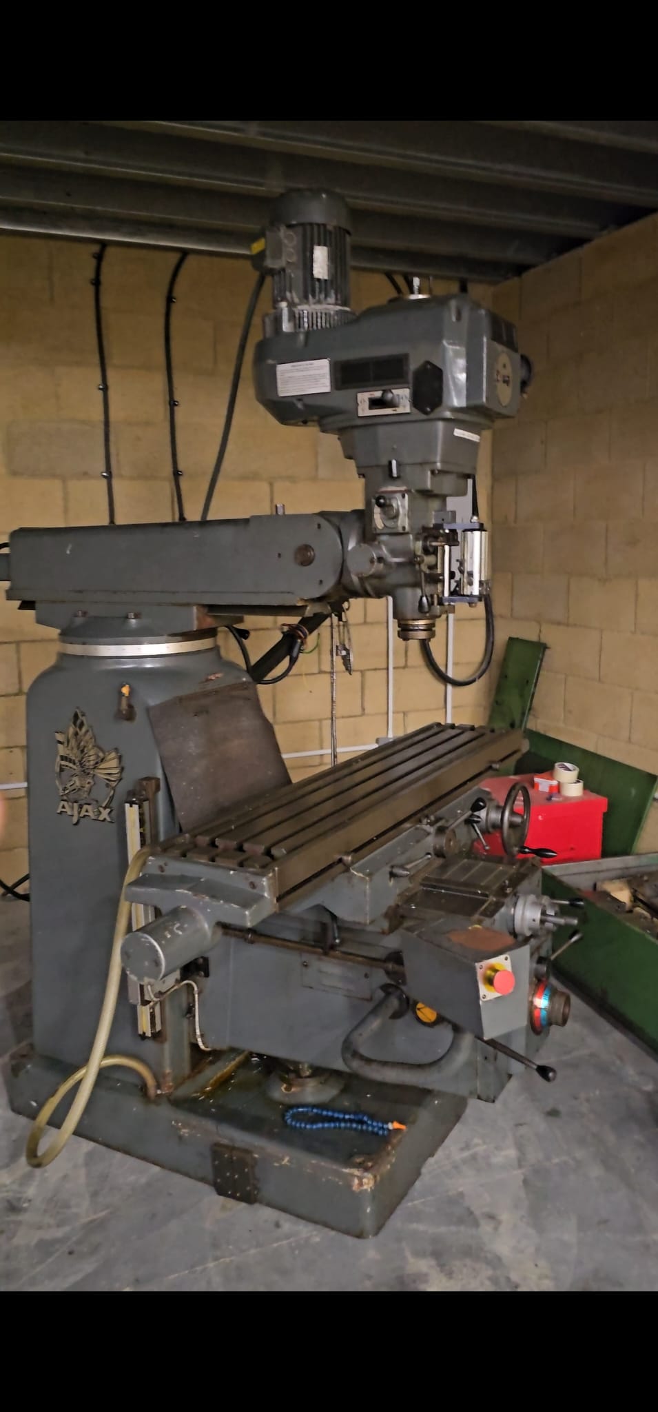 Milling machine